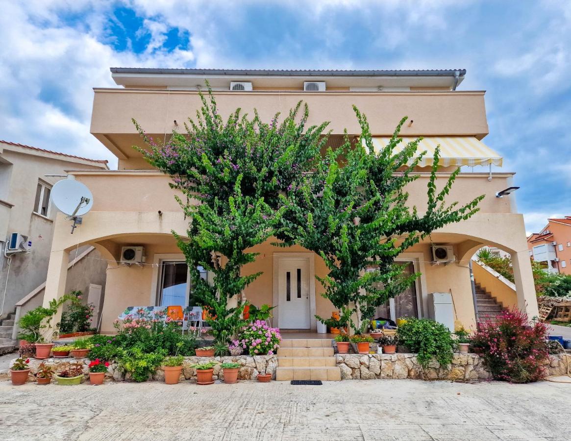 Apartments Monopoly Novalja Ngoại thất bức ảnh